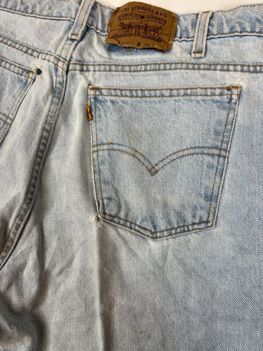 Vintage Levis 550 Mens 36 Light Wash Denim Jean Shorts Distressed Orange Tab 90s - Picture 5 of 13